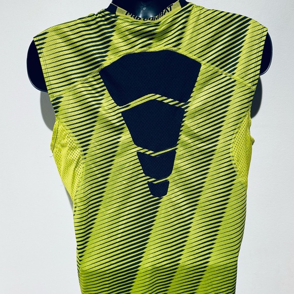 Nike Dri Fit Pro Combat Sleeveless Shirt - Picture 5 of 6